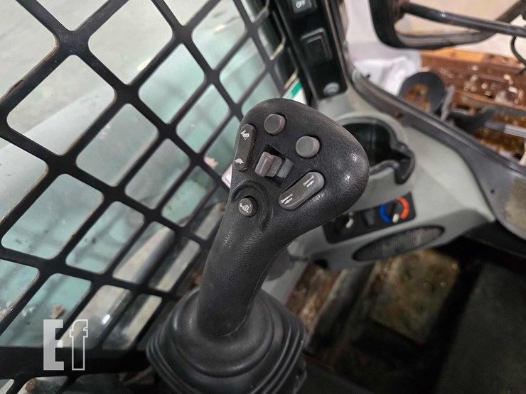 2020-bobcat-s550-image-15