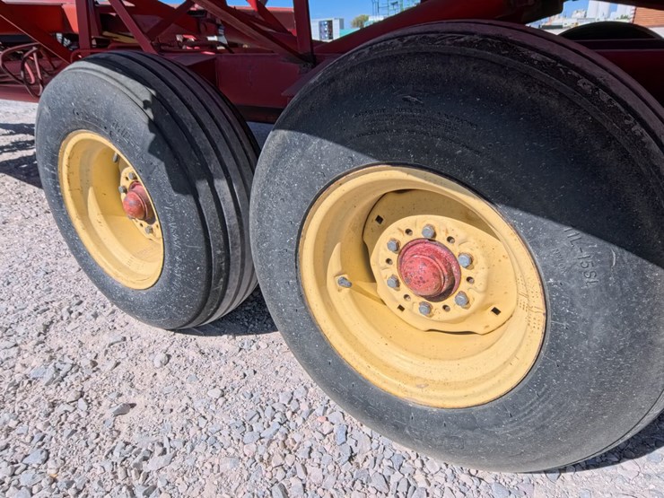 #1029-•-new-holland-1033-small-square-bale-stacker-image-22