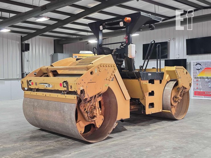 2009-caterpillar-cb64-image-3