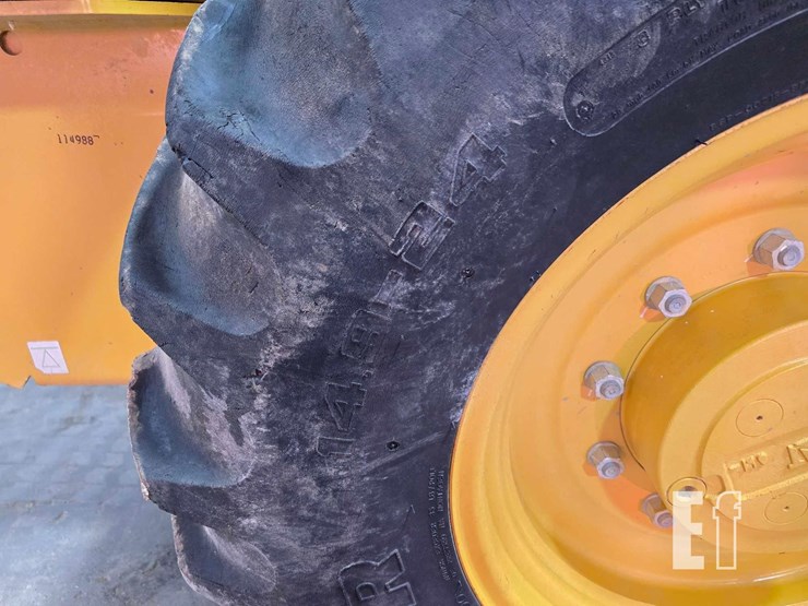 2019-caterpillar-cp44b-image-26