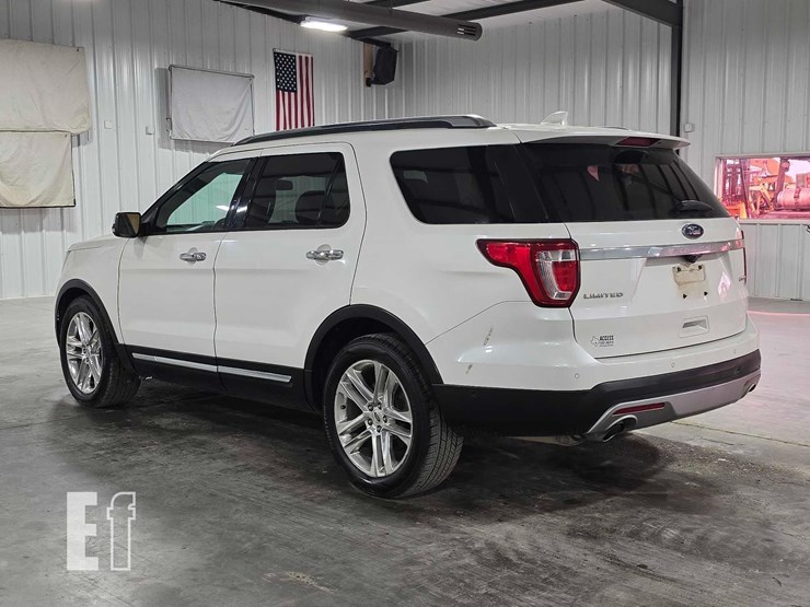 2016-ford-explorer-limited-image-4