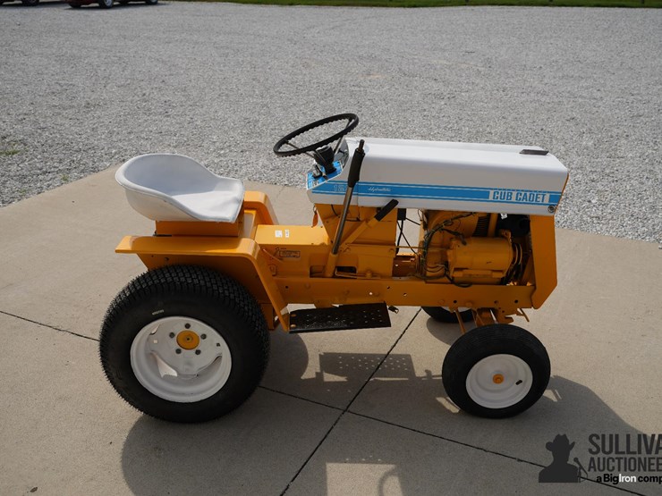run-#120---international-cub-cadet-garden-tractor-image-4