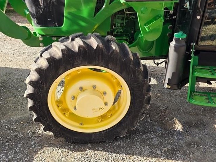 2016-john-deere-5065e-image-10