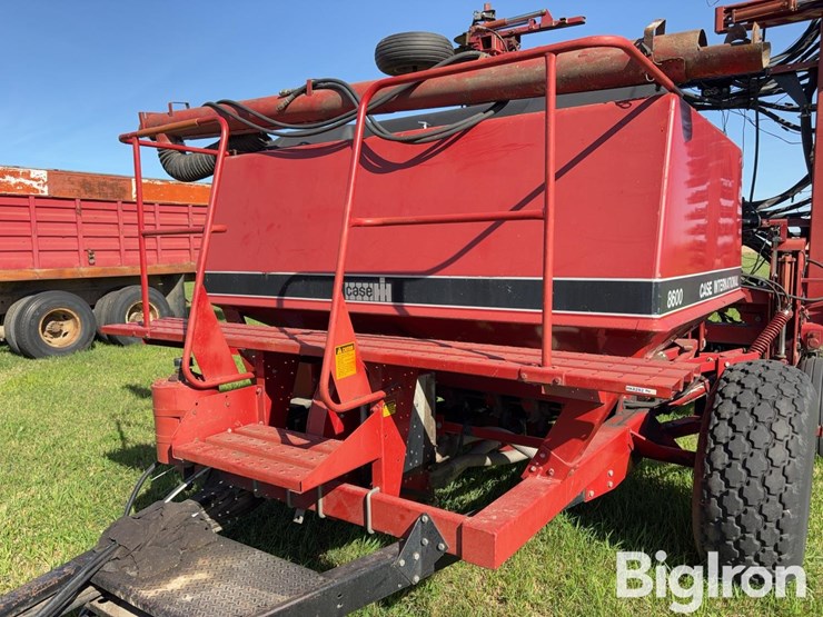 case-ih-8600-air-seeder-image-13