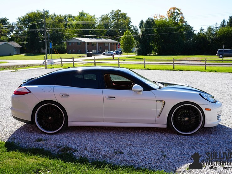 run-#113---2013-porsche-panamera-2-image-4