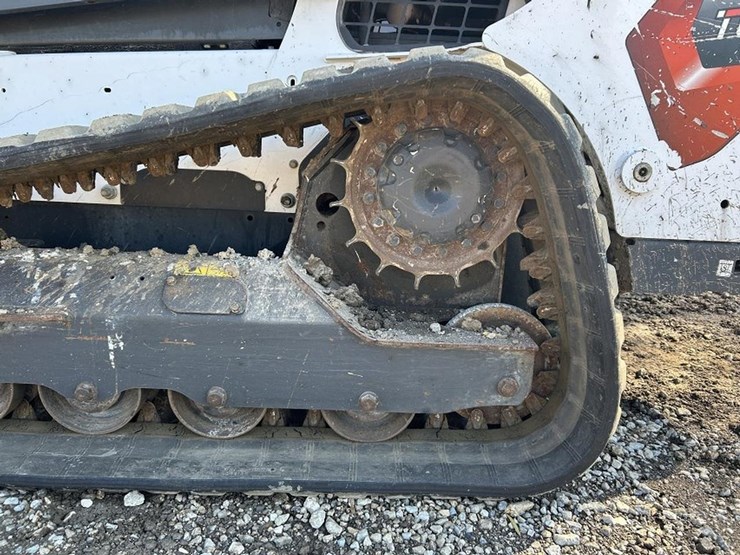 2023-bobcat-t650-skid-steer-loader-image-14