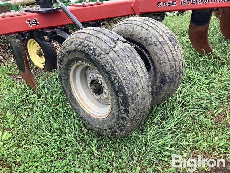 case-ih-14-v-ripper/subsoiler-plow-image-19