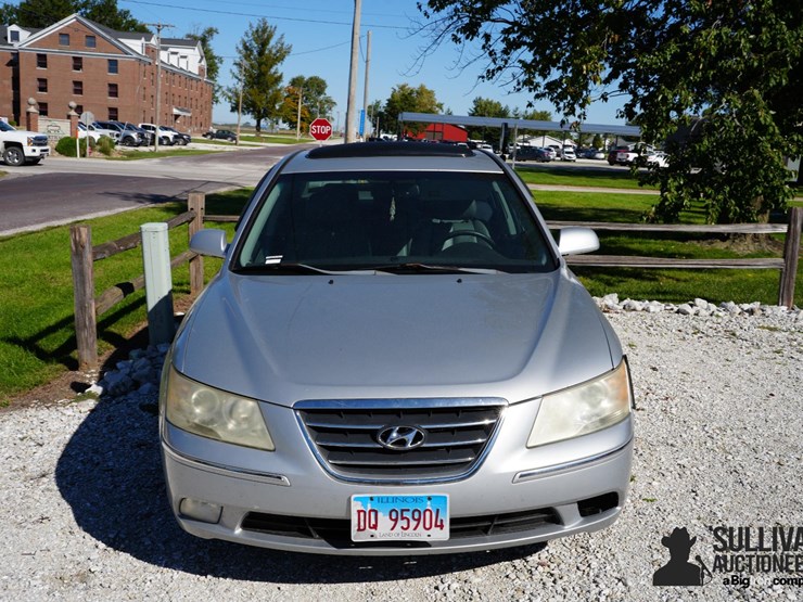 run-#174---2009-hyundai-sonata-sedan-image-2