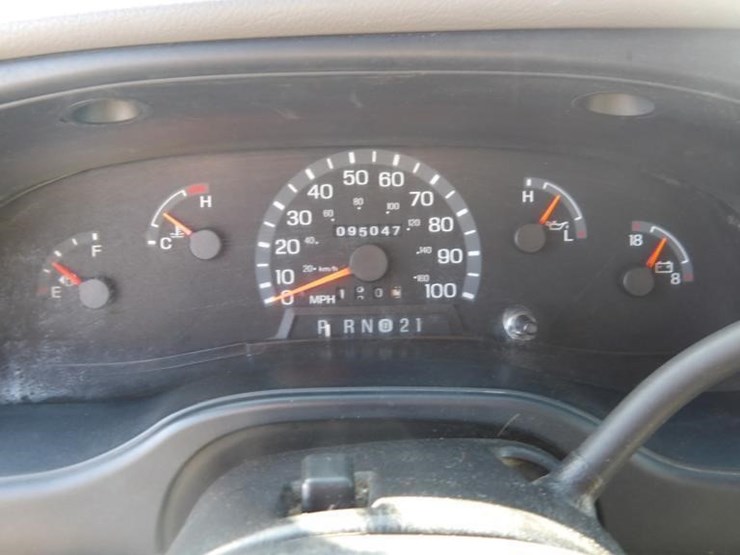 2002-ford-e350-image-21