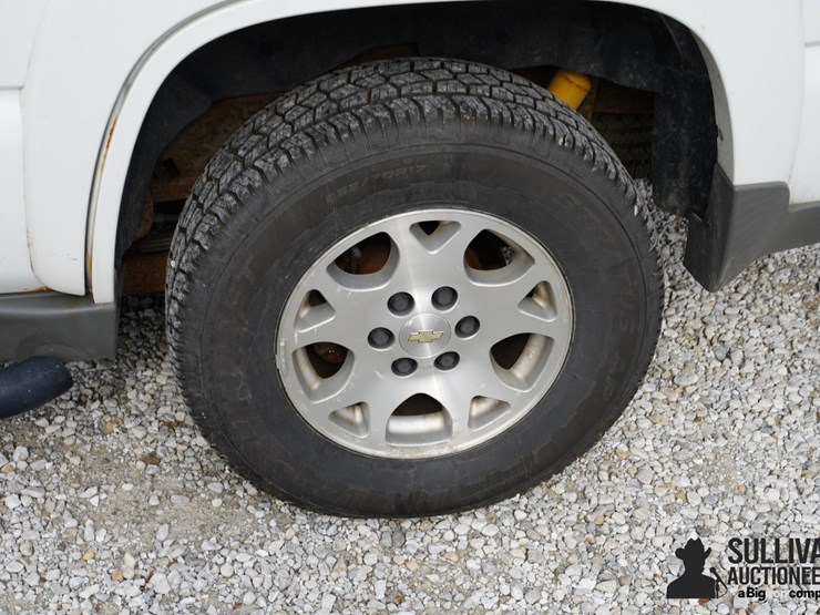 run-#42---2004-chevrolet-tahoe-4x4-suv-image-20