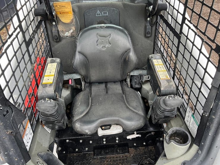 2022-bobcat-t740-skid-steer-loader-image-17