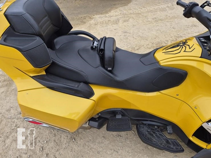 2013-can-am-spyder-rt-image-8