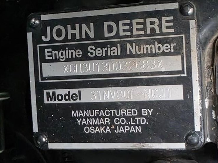 2014-john-deere-1025r-image-33