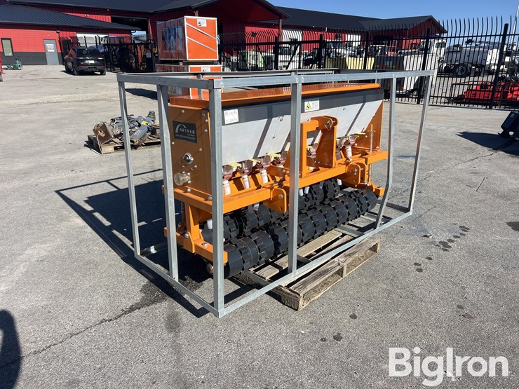 2026-arteer-nsd-72w-3-pt/skid-steer-no-till-drill/seeder-image-3