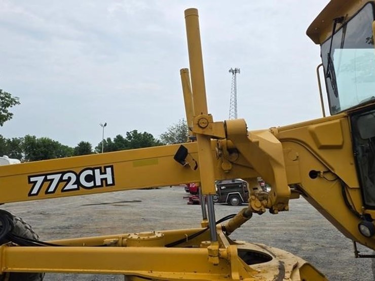 1999-deere-772ch-image-11
