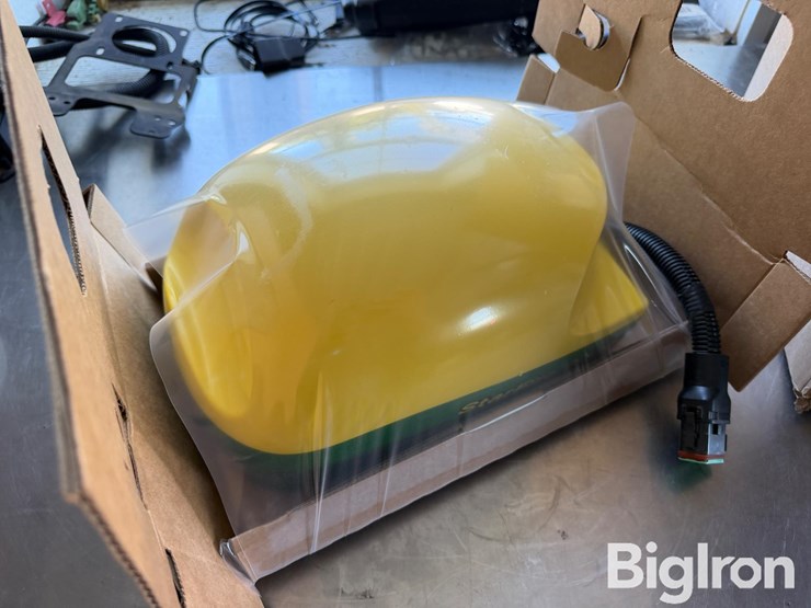john-deere-starfire-600-globe-image-9