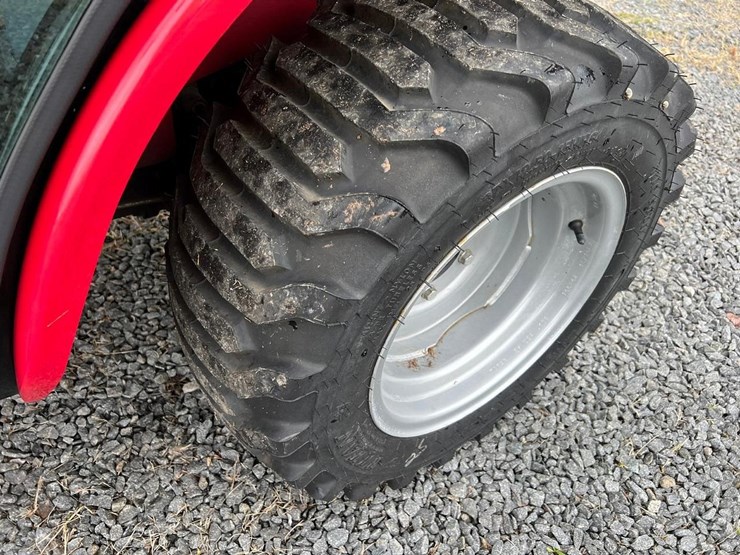 2022-mahindra-emax-25l-tractor-image-15