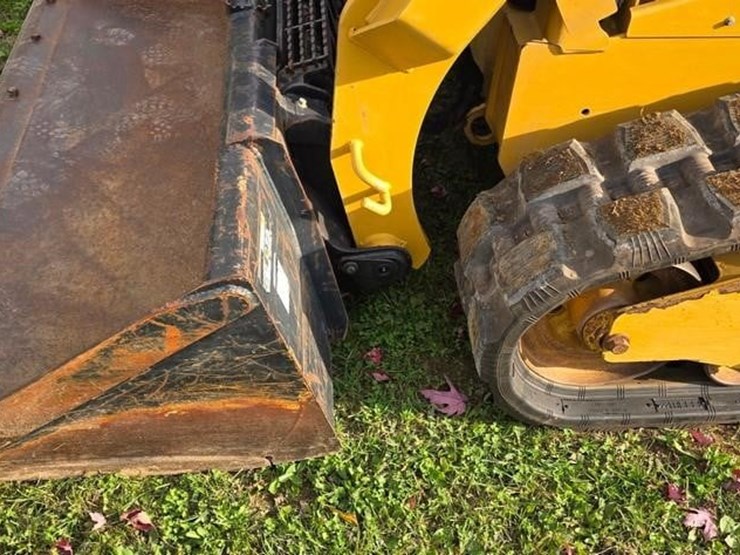 2019-caterpillar-259d3-image-31