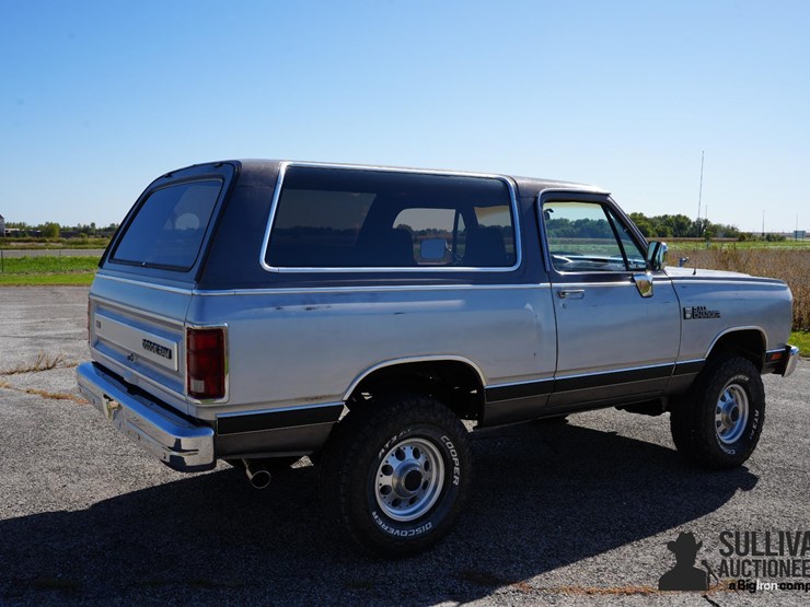 1989-dodge-ram-charger-4x4-image-5
