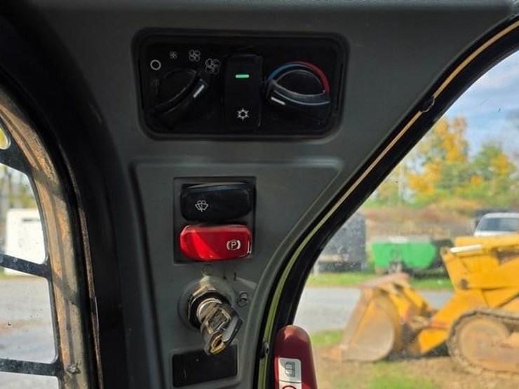 2019-caterpillar-259d3-image-51