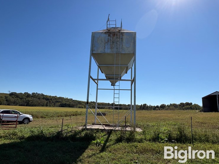 overhead-feed-bin-image-6