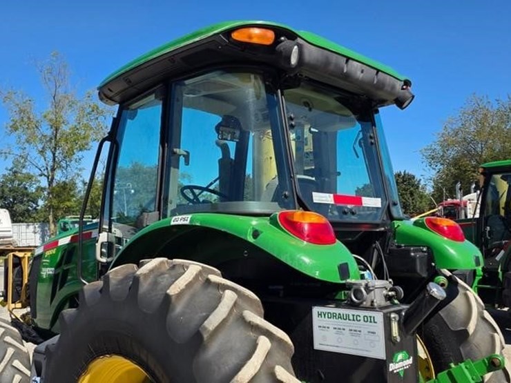 2019-john-deere-5100e-image-31