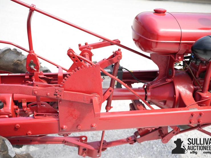 run-#119---1948-avery-v-2wd-tractor-image-17