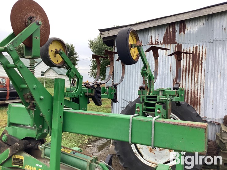john-deere-875-8r38-rear-mount-cultivator-image-15