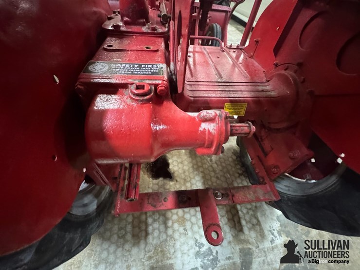 run-#118---1939-farmall-a-2wd-tractor-image-19