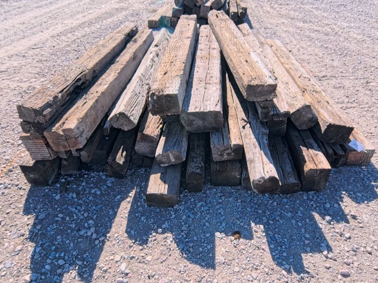 #2025-•-used-8ft-railroad-ties-(29-count)-image-4