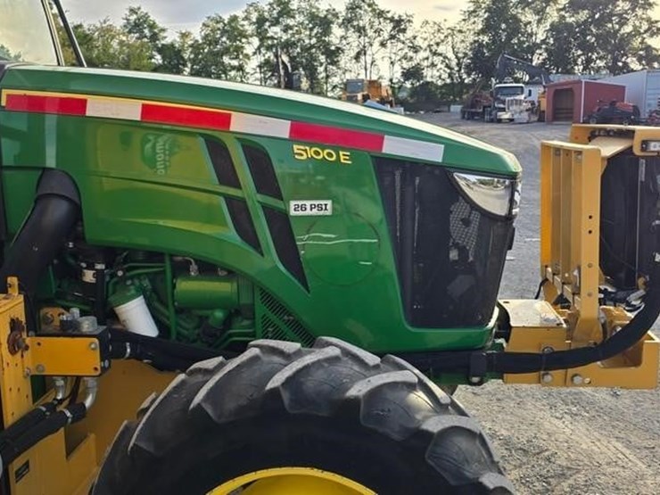 2019-john-deere-5100e-image-9