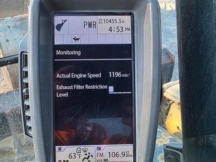 2015-deere-135g-image-85