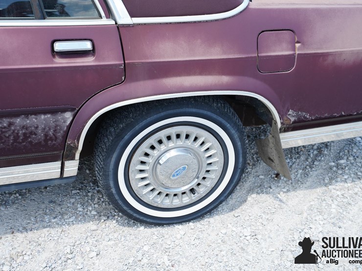 run-#179---1991-ford-crown-victoria-lx-sedan-image-17
