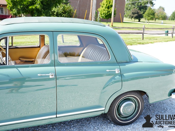 run-#122---1957-mercedes-benz-sedan-image-20