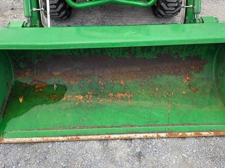 2014-john-deere-1025r-image-24