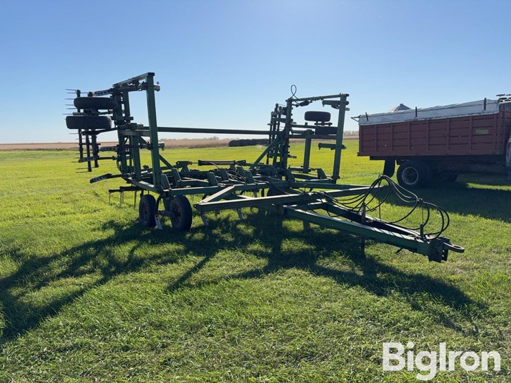 john-deere-1610-25'-chisel-plow-image-3