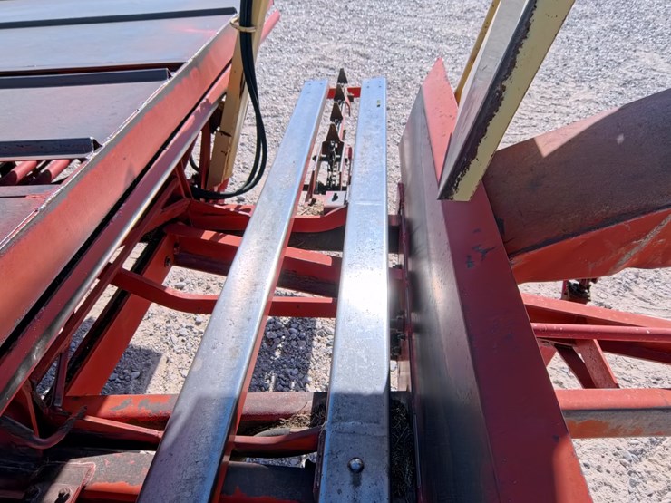 #1029-•-new-holland-1033-small-square-bale-stacker-image-37