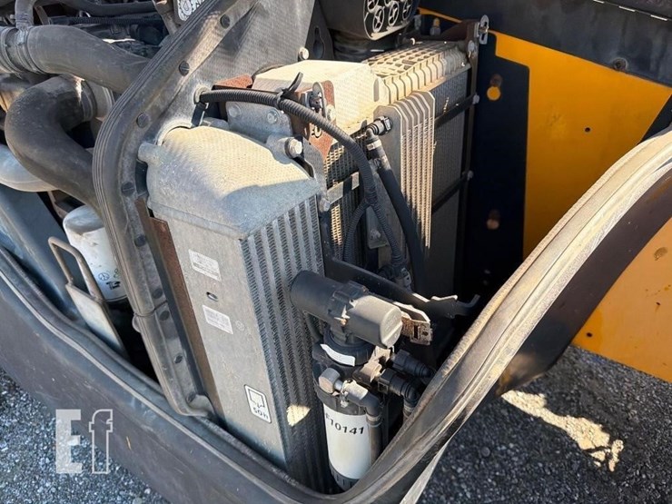 2017-jcb-512-56-image-40