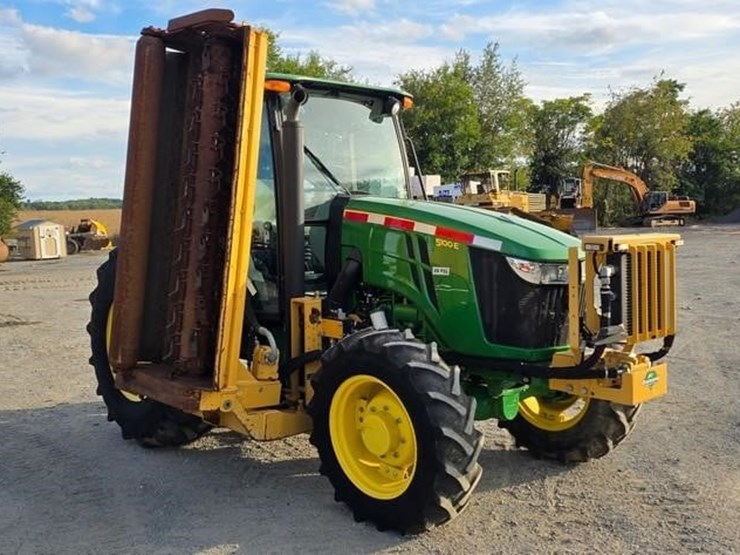 2019-john-deere-5100e-image-1
