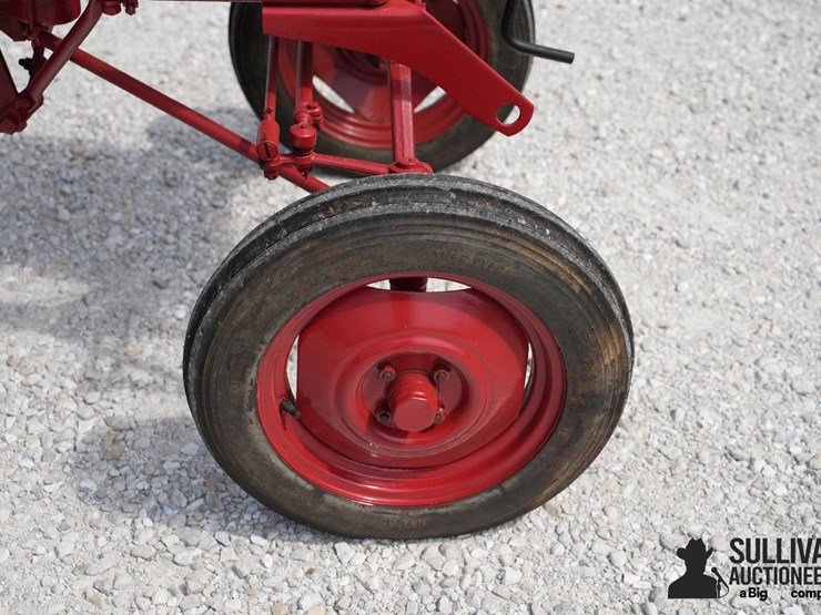 run-#119---1948-avery-v-2wd-tractor-image-14
