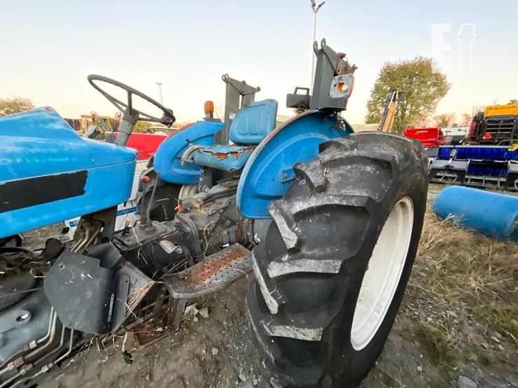 new-holland-3930-image-19