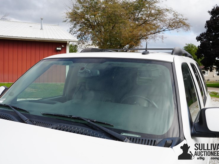 run-#42---2004-chevrolet-tahoe-4x4-suv-image-11