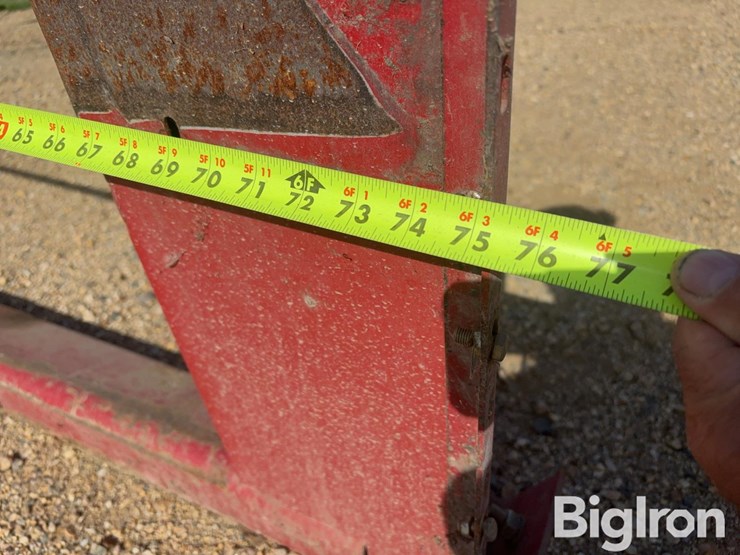 case-ih-combine-head-adapter-plate-image-15