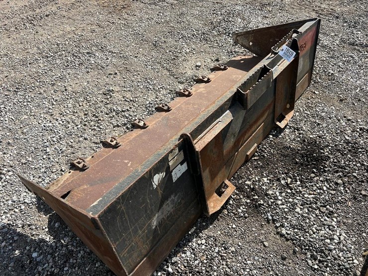 caterpillar-86”-skid-loader-bucket-image-3