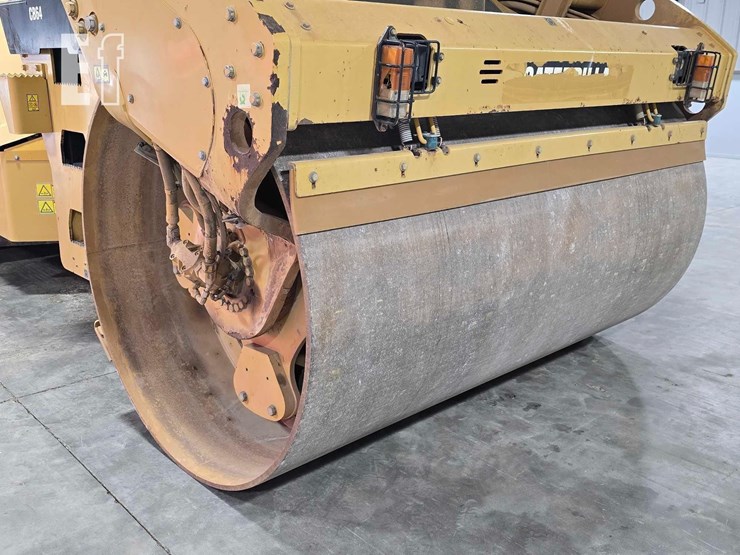 2009-caterpillar-cb64-image-10
