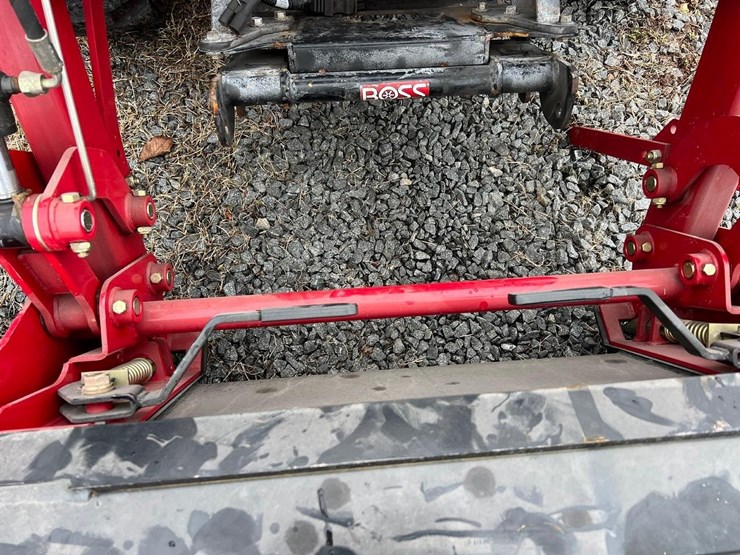 2022-mahindra-emax-25l-tractor-image-12