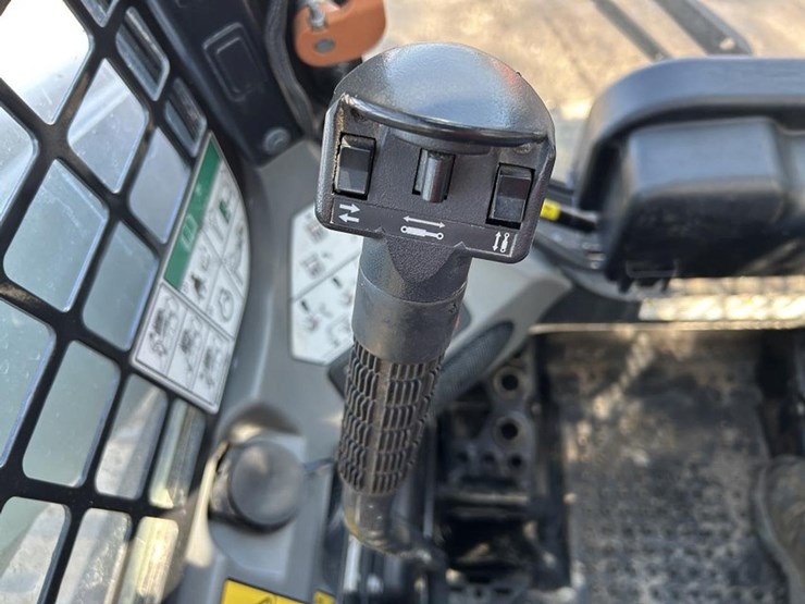 2023-bobcat-t650-skid-steer-loader-image-26