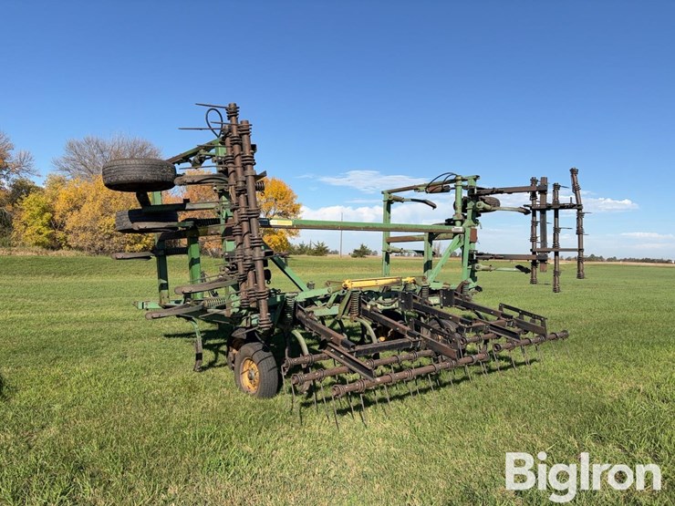 john-deere-1610-25'-chisel-plow-image-7