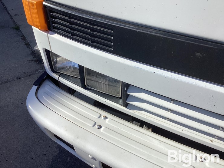 1995-isuzu-npr-s/a-flatbed-truck-image-11