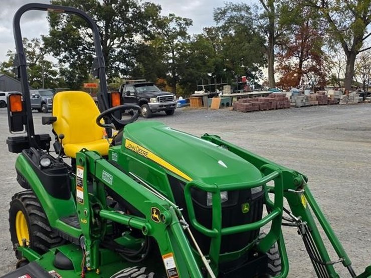 2014-john-deere-1025r-image-7